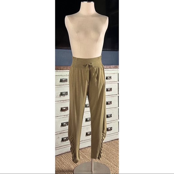 Anthropologie Saturday Sunday Ruched Tapered Green Pants S - Picture 2 of 13